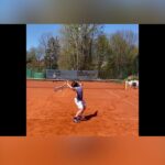 Tennis service in slow motion    テニス　サービスの練習　スローモーション
