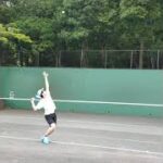 【卓球人】がテニスのフラットサーブ打つとどうなるの❓❓(tennis)#Shorts