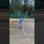Tennis : Coup droit d’attque au filet